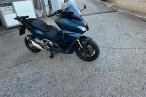 Honda forza 750
