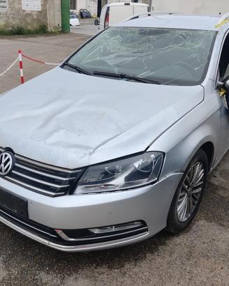 VW PASSAT VARIANT 365 2.0 TDI 140CV -Ricambi