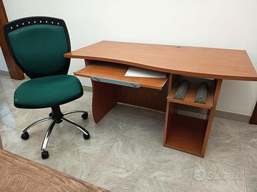 Scrivania in legno 