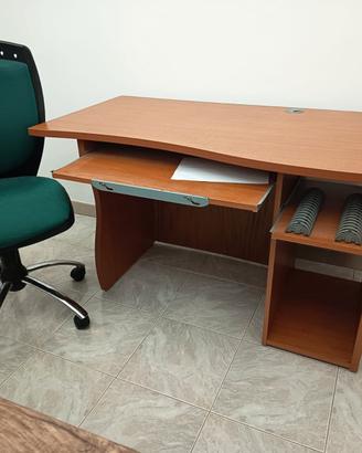 Scrivania in legno 