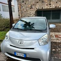 Toyota iq