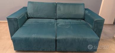 Ampio divano 2/3 posti con sedute estraibili