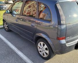 Macchina Opel Meriva 2006