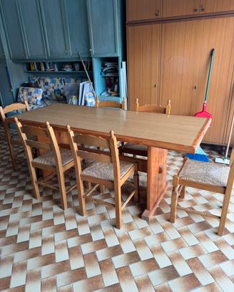 Tavolo con 6 sedie
