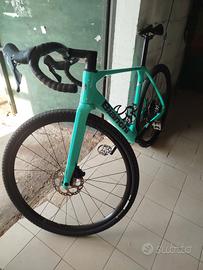 bici gravel bisnchi