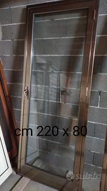 infisso in alluminio effetto acciaio 