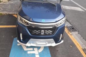 mini car elettrica per disabili 