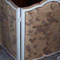 Separe' parascintille in legno laccato e dorato