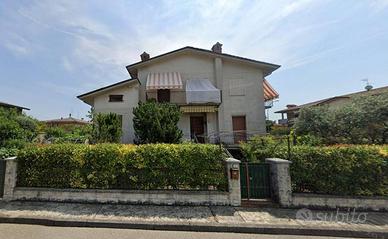 Immobile in asta di 142 m² con 5 locali e box auto