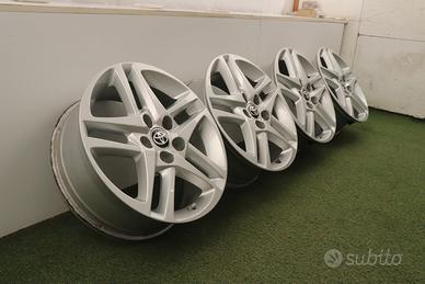 Cerchi in lega Toyota C-HR Cororlla Cross Rav 4 17
