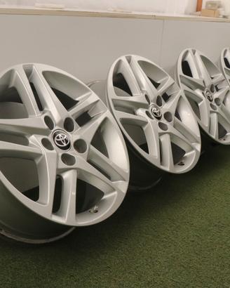 Cerchi in lega Toyota C-HR Cororlla Cross Rav 4 17
