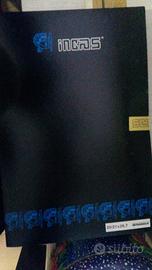 Carta carbone ricalco mano e macchina da scrivere