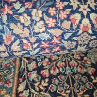 Tappeti persiani di varia misura e fantasia