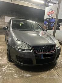 VOLKSWAGEN GOLF 5