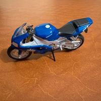 Modellino moto Yamaha blu