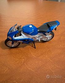 Modellino moto Yamaha blu