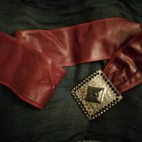 Fusciacca rossa in pelle