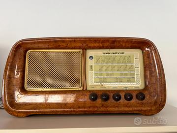 Radio d'epoca a valvole Magnadyne S99