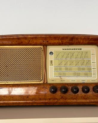 Radio d'epoca a valvole Magnadyne S99