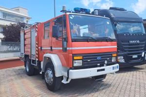 FORD CARGO 1117 ANTINCENDIO PER SOCCORSI PROTEZI
