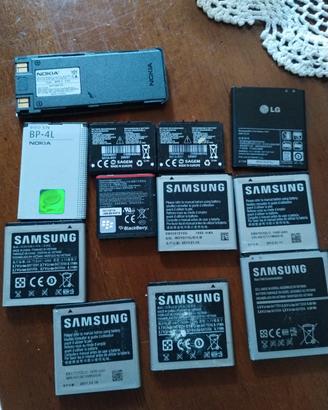 Batterie varie per cellulari.