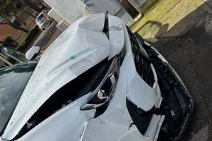 MG ZS IBRIDA -  anno 2025- km 10.000 -incidentata