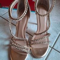 sandali gioiello con tacco
