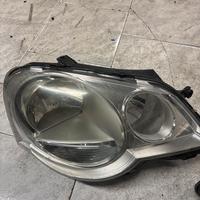 fanali anteriori vw polo 9n3