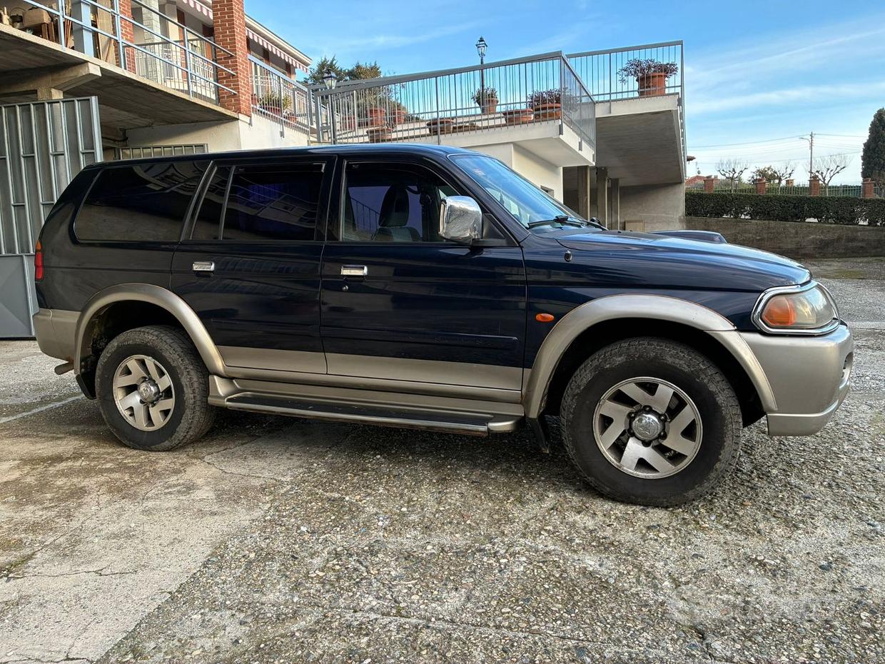 MITSUBISHI Pajero Sport