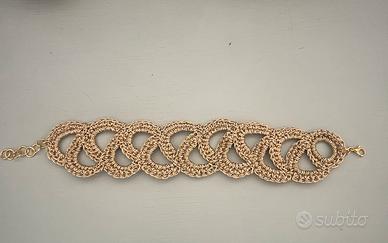 Bracciale fatto a mano con uncinetto