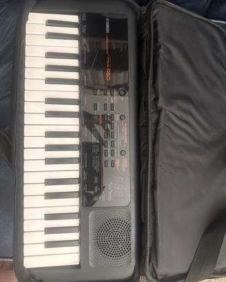 Pianola usata Yamaha PSS-A50