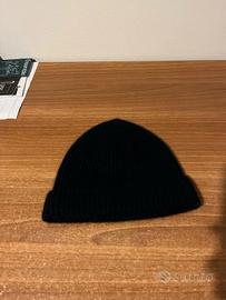 Berretto in cashmere blu Arket