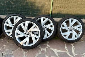 CERCHI IN LEGA 18 VW GOLF GOMME 225/40/18 INVERNAL