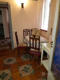 Bilocale semindipendente arredato in centro