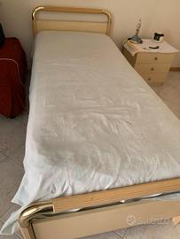 Lettino singolo con comodino