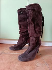 stivali scamosciati marroni