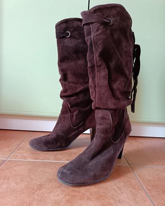 stivali scamosciati marroni