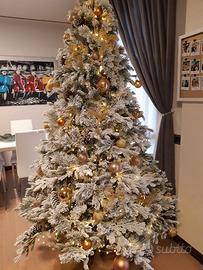 Albero di natale innevato con pigne "Arves"