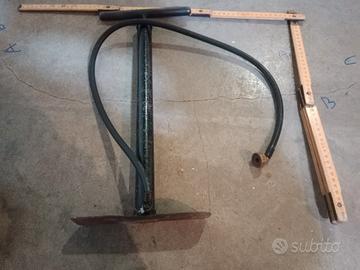 Pompa per biciclette d'epoca, risalente agli anni 