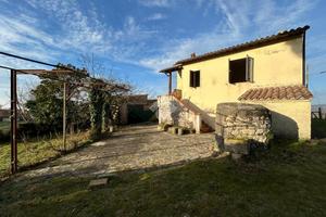 BIFAMILIARE A BASCHI