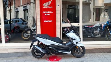 Honda Forza 350