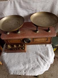 Antica pesa da negozio 