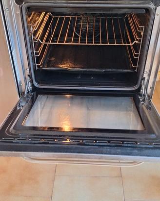 Piano cottura a gas e forno elettrico