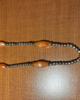 COLLANA INDIANA DI CORNIOLA CON DENTE DI TIGRE