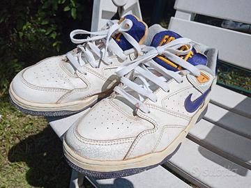 Nike Force pelle numero 44.