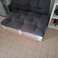 Divano con imbottitura