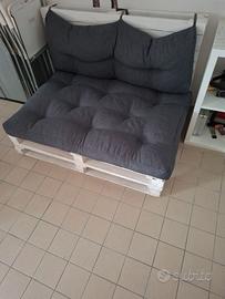 Divano con imbottitura