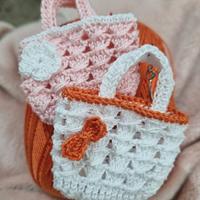 Borsetta a portachiavi all'uncinetto