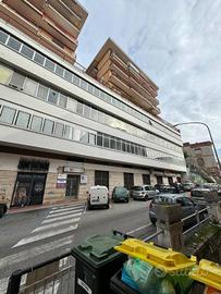 Immobile di 400 m² con 2 locali a Frosinone