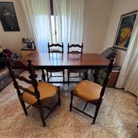 Tavolo + 4 sedie in legno